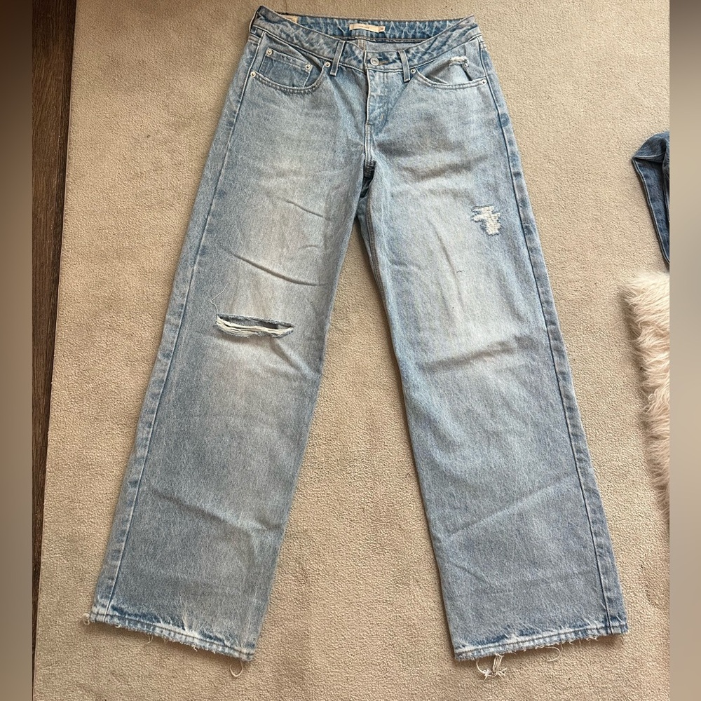 Levi’s Low Loose Jeans – Light Wash